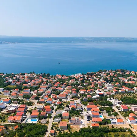 Ivan-2 By Interhome Maslenica